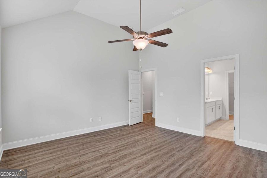 Spacious, unfurnished interior of a new home in Killian Manor at The Adares, Adairsville (Image 14). Spacious, unfurnished interior of a new home in Killian Manor at The Adares, Adairsville (Image 14).
