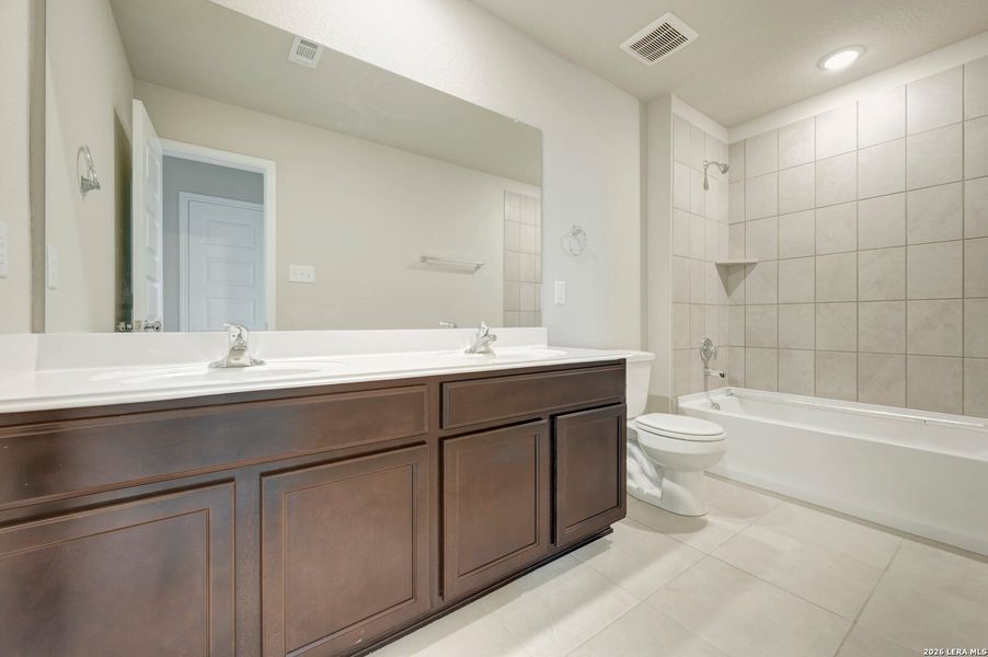 Furnished interior view inside a new home in Mesquite Ridge, San Antonio (Image 9). Furnished interior view inside a new home in Mesquite Ridge, San Antonio (Image 9).