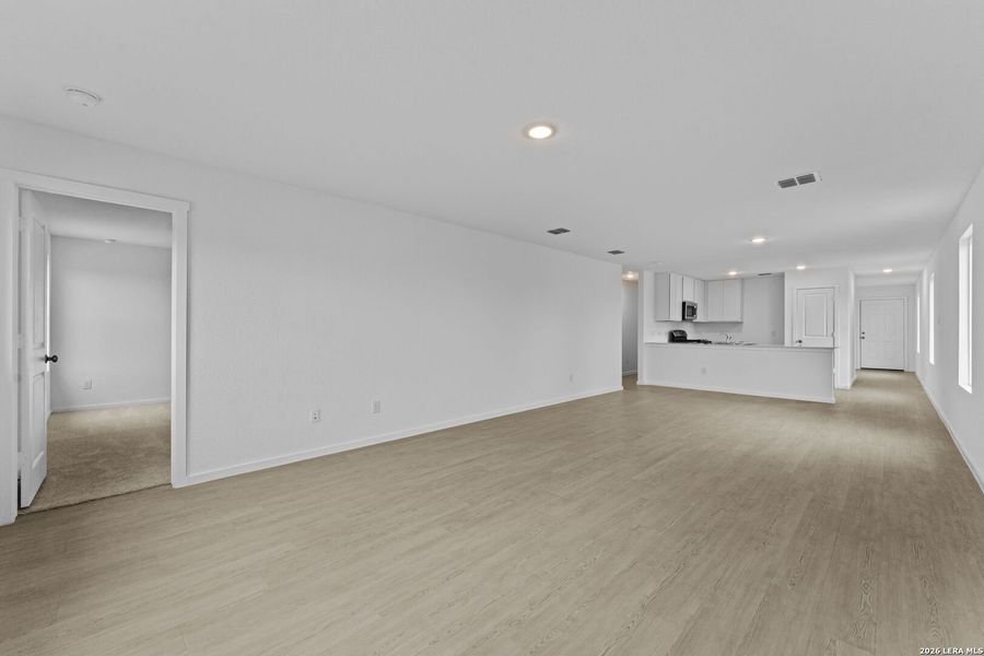 Spacious, unfurnished interior of a new home in Randolph Crossing, Converse (Image 20).