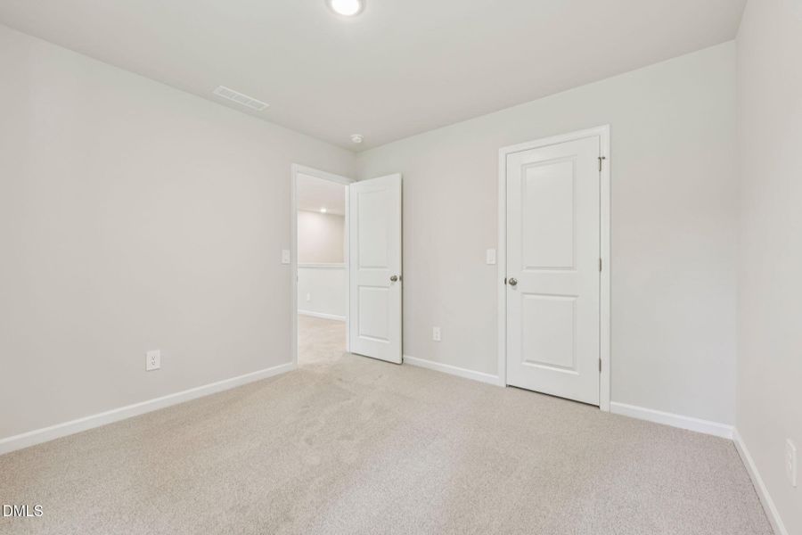 39-web-or-mls-Oak Manor - Raleigh - 153 39-web-or-mls-Oak Manor - Raleigh - 153