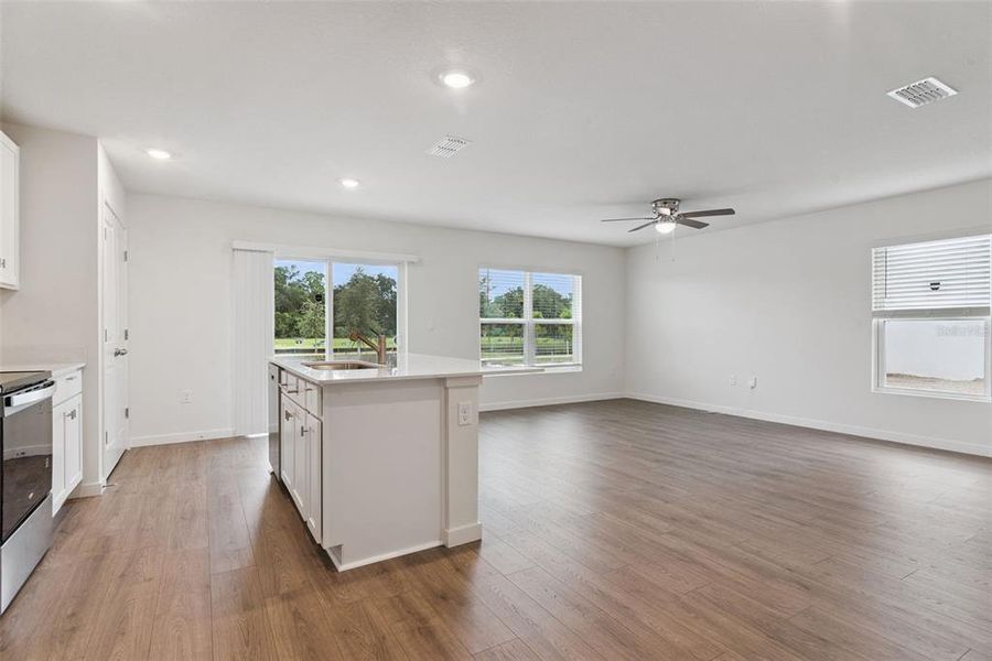 Spacious, unfurnished interior of a new home in Vineland Reserve, Osteen (Image 12).