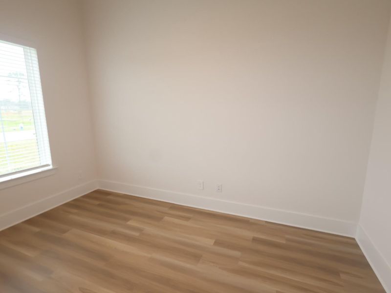 Spacious, unfurnished interior of a new home in Sorella, Tomball (Image 15).