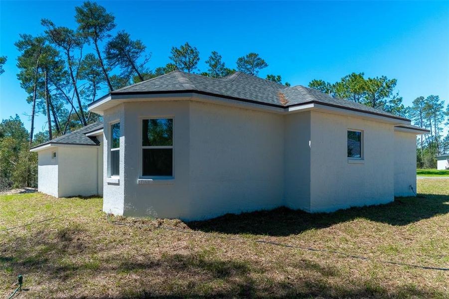 Exterior details and patio area of a home in , Ocala (Image 22).