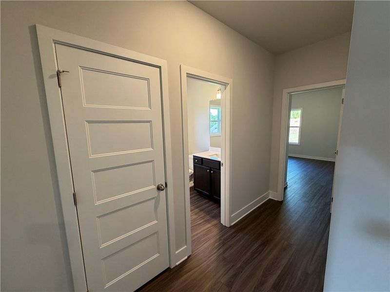Spacious, unfurnished interior of a new home in Mallard’s Landing, Jefferson (Image 28).