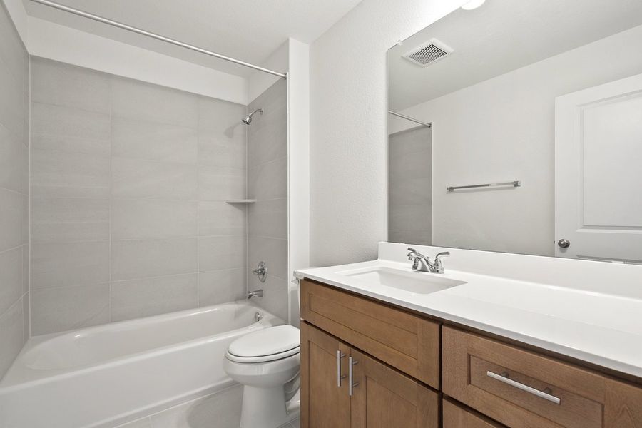 Furnished interior view inside a new home in Porter Country, Buda (Image 13).