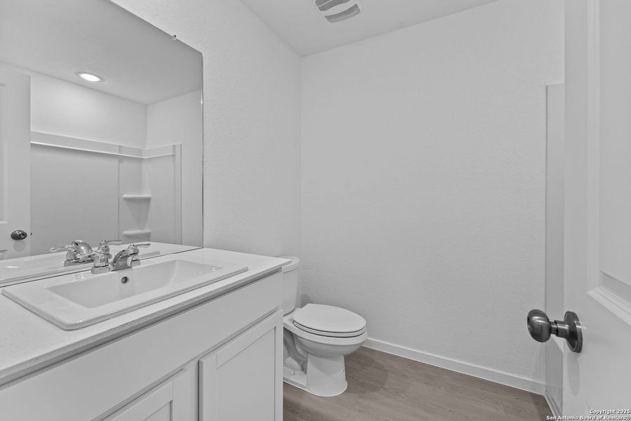 Furnished interior view inside a new home in Lodi Grove, Floresville (Image 3).