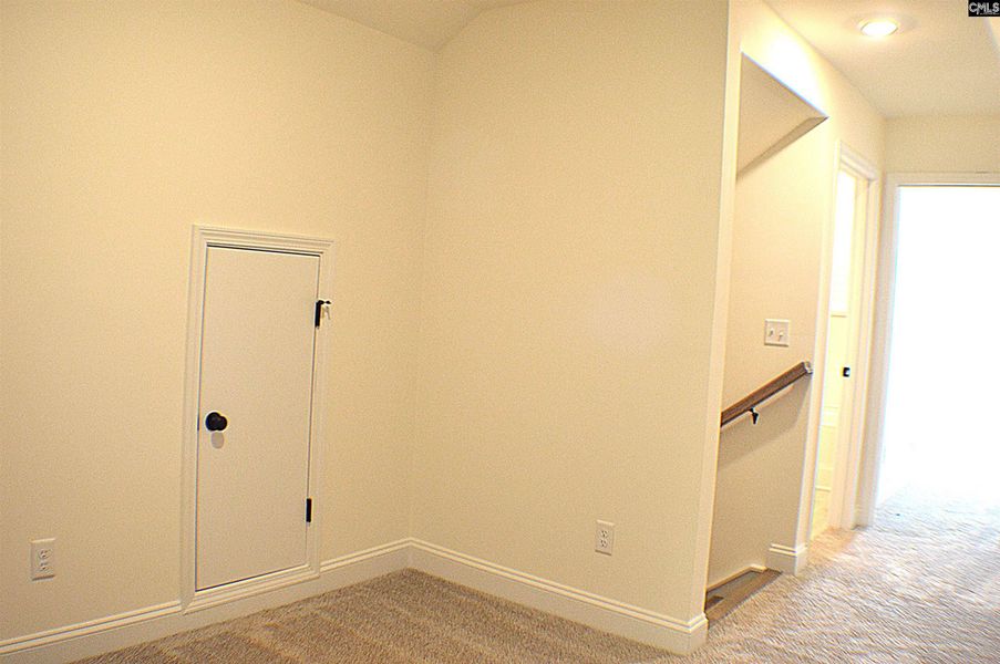 Spacious, unfurnished interior of a new home in Bickley Station, Irmo (Image 27).