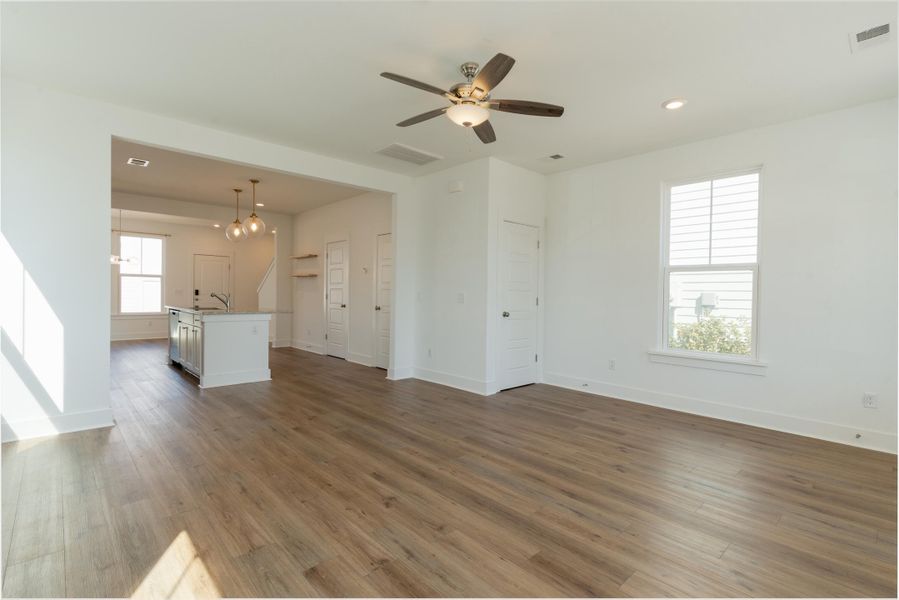 Spacious, unfurnished interior of a new home in , Summerville (Image 12).