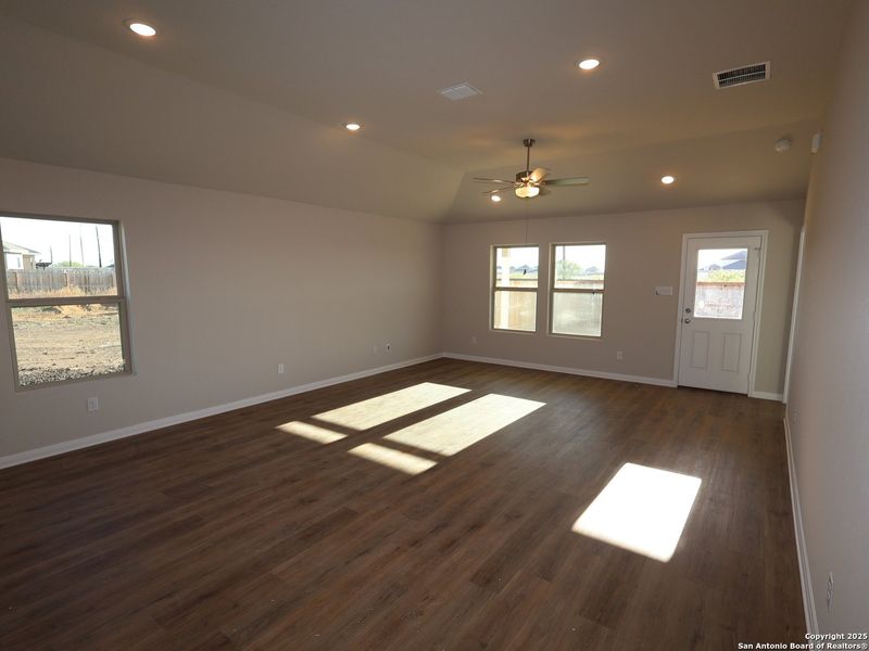 Spacious, unfurnished interior of a new home in Agave, San Antonio (Image 29). Spacious, unfurnished interior of a new home in Agave, San Antonio (Image 29).