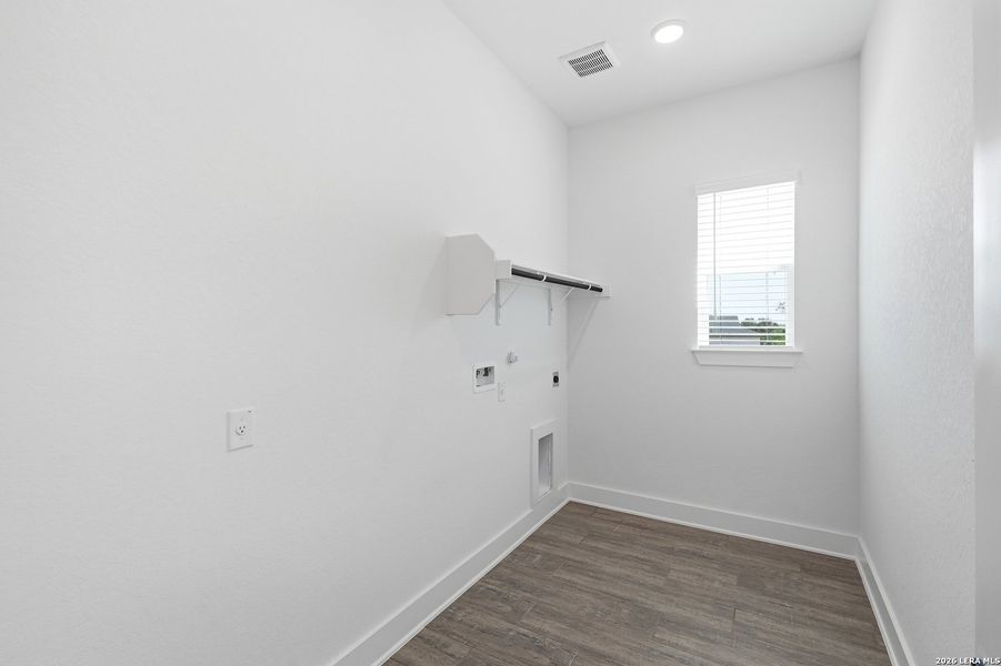 Spacious, unfurnished interior of a new home in The Reserve at Potranco Oaks, Castroville (Image 34).