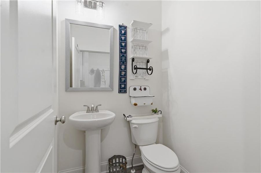 Furnished interior view inside a new home in , Dallas (Image 34).