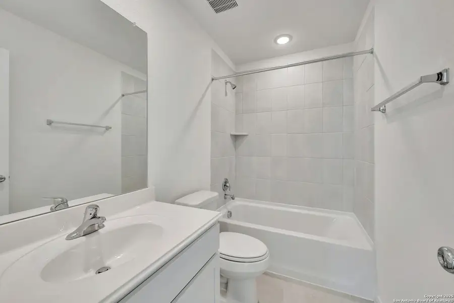 Furnished interior view inside a new home in Park Place, New Braunfels (Image 10). Furnished interior view inside a new home in Park Place, New Braunfels (Image 10).