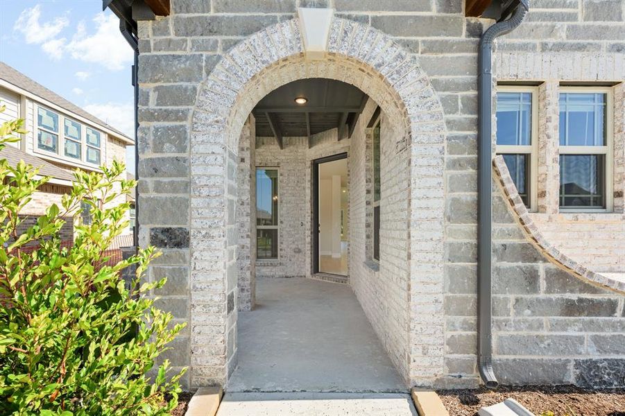 Exterior details and patio area of a home in Maplewood, Glenn Heights (Image 3). Exterior details and patio area of a home in Maplewood, Glenn Heights (Image 3).