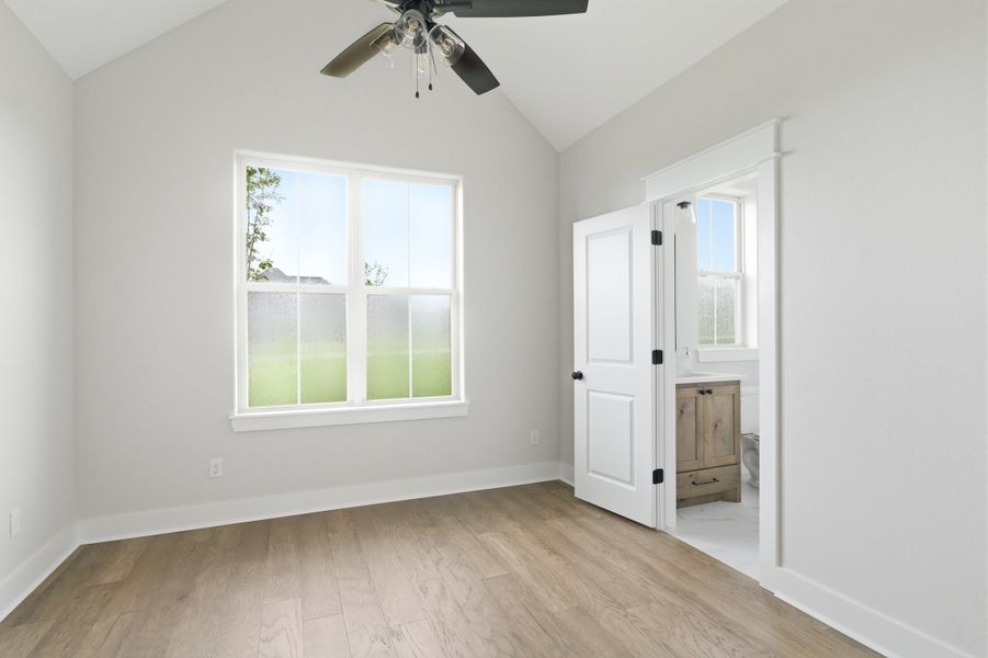 Spacious, unfurnished interior of a new home in Windmill Hill, Bryan (Image 25).