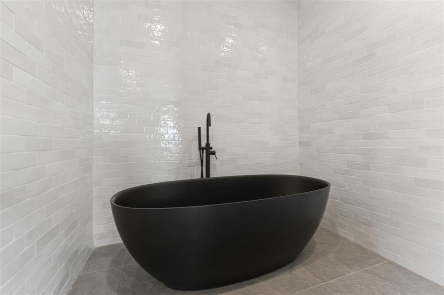 Close-up of interior finishes inside a home in , Tampa (Image 20).