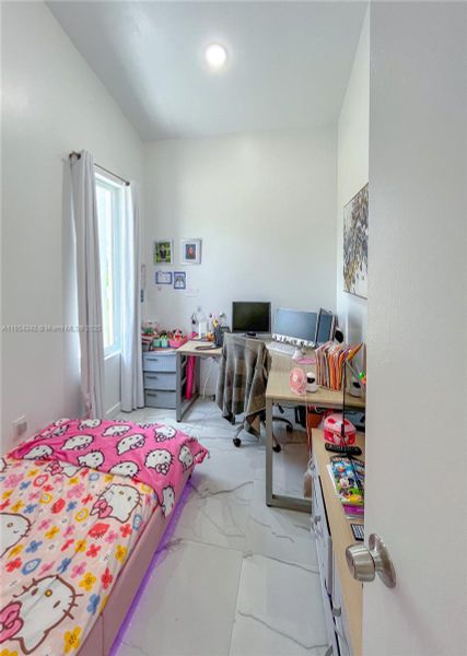 Den / Office Den / Office