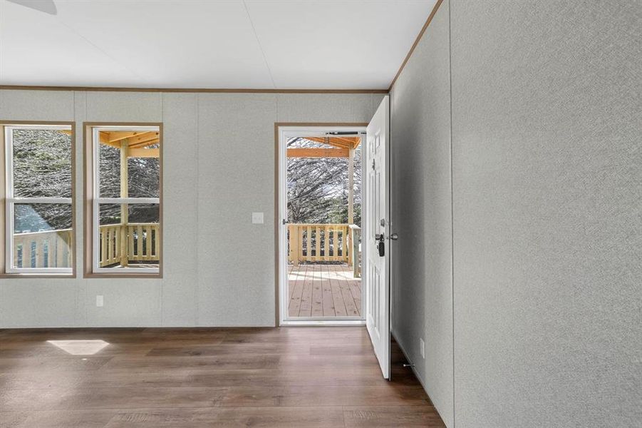 Spacious, unfurnished interior of a new home in , Aurora (Image 9).