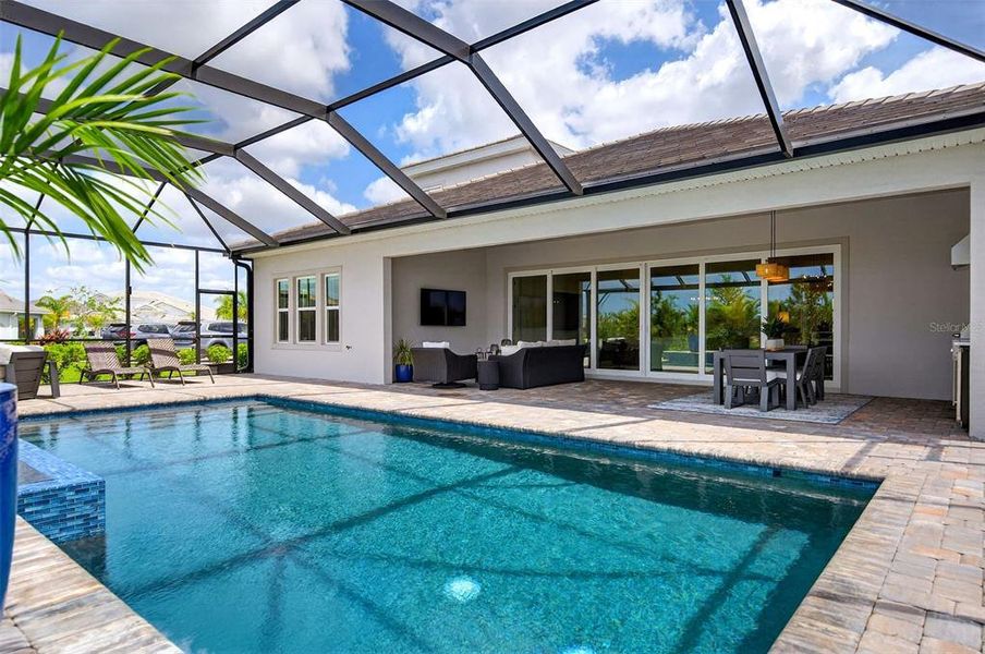 Exterior details and patio area of a home in , Venice (Image 27).