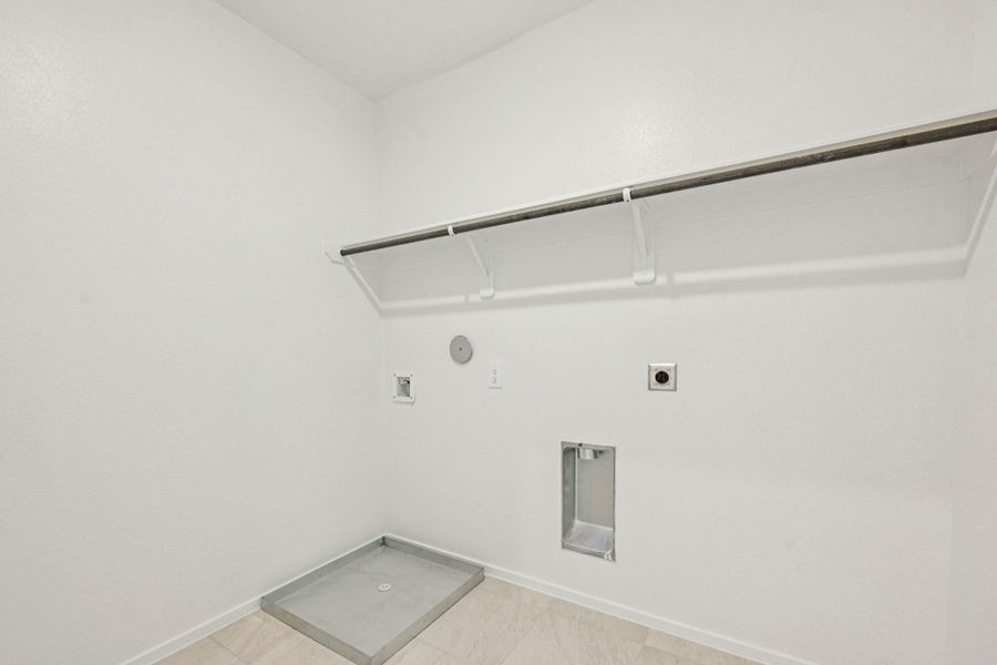 Photo is not of the actual home, but is an inspirational photo of builder’s model home and may depict options, furnishings, and/or decorator features that are not included Photo is not of the actual home, but is an inspirational photo of builder’s model home and may depict options, furnishings, and/or decorator features that are not included