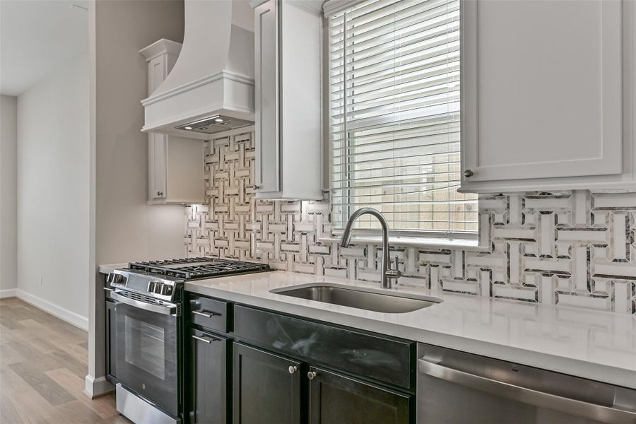 Furnished interior view inside a new home in Pearland Old Townsite, Pearland (Image 20).