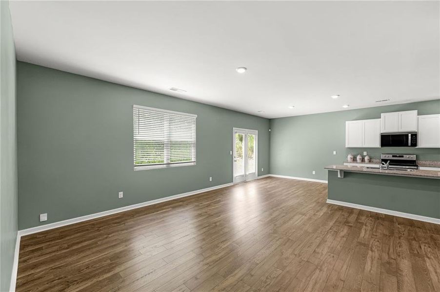 Spacious, unfurnished interior of a new home in , Dallas (Image 18).