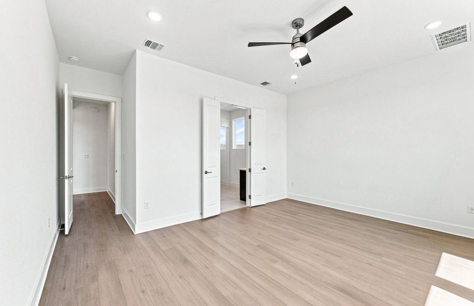 Spacious, unfurnished interior of a new home in Kuempel Estates, Pflugerville (Image 19).