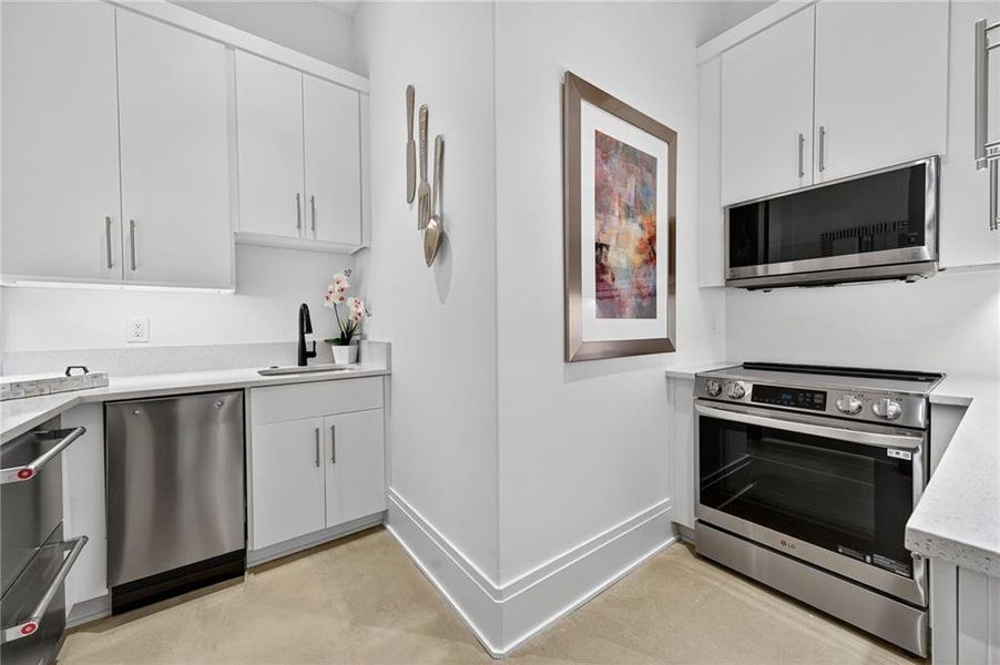 Furnished interior view inside a new home in , Atlanta (Image 61).