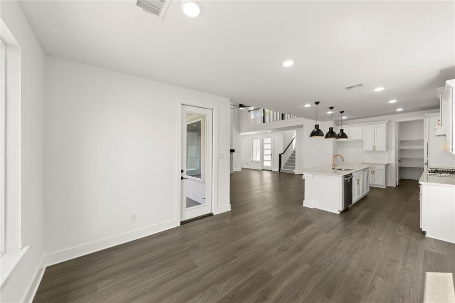 13. 4108 Slate - Dining (2) 13. 4108 Slate - Dining (2)