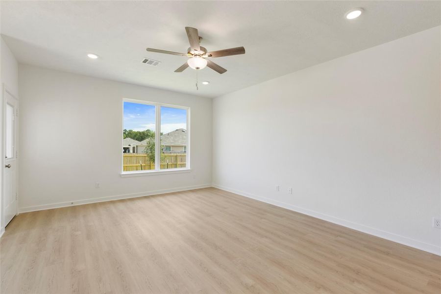 Spacious, unfurnished interior of a new home in Rockbridge East, Huntsville (Image 15). Spacious, unfurnished interior of a new home in Rockbridge East, Huntsville (Image 15).