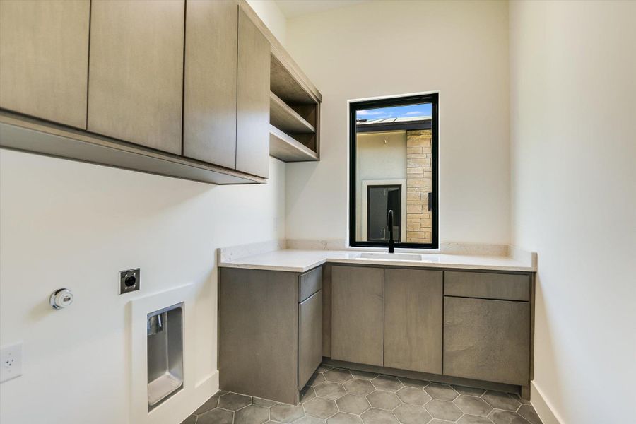 Furnished interior view inside a new home in , Horseshoe Bay (Image 12).