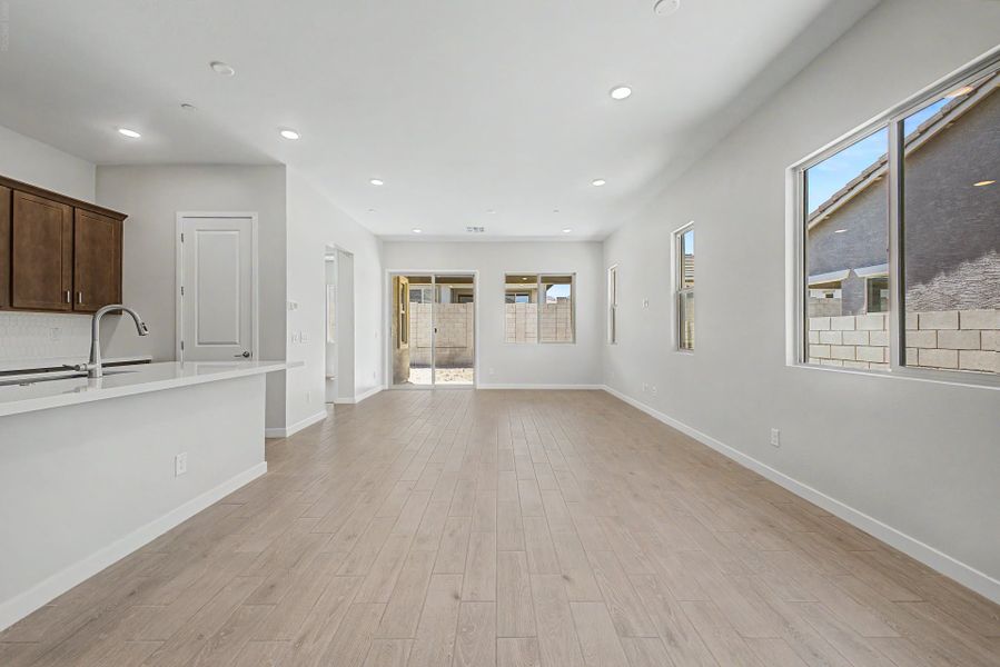 Spacious, unfurnished interior of a new home in Mira Vista at Victory, Buckeye (Image 9).
