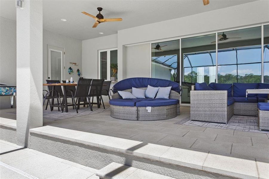Exterior details and patio area of a home in , Wesley Chapel (Image 3).