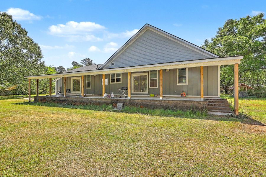 Exterior details and patio area of a home in , Moncks Corner (Image 36).