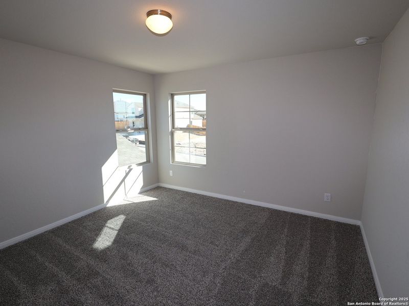Spacious, unfurnished interior of a new home in Agave, San Antonio (Image 19).