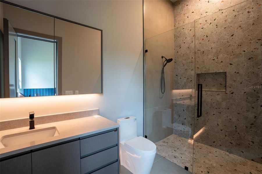 Furnished interior view inside a new home in , Montverde (Image 34).