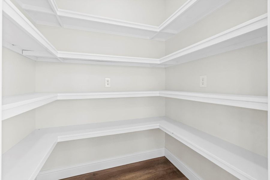 Spacious, unfurnished interior of a new home in , Onalaska (Image 16).