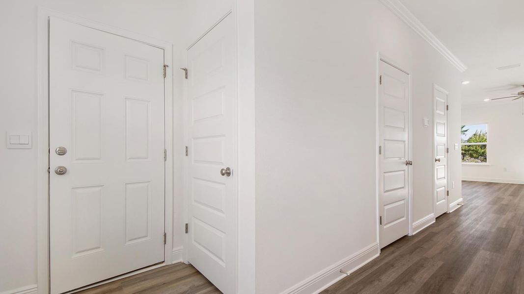 Spacious, unfurnished interior of a new home in Sanctuary Beach, Panama City Beach (Image 16).