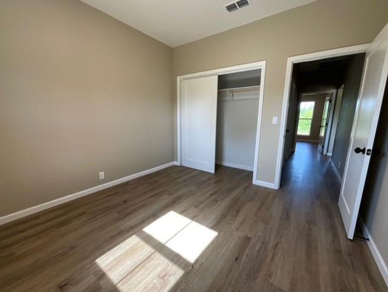 Spacious, unfurnished interior of a new home in , Naples (Image 15).