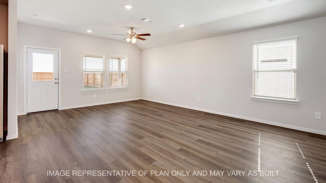 Spacious, unfurnished interior of a new home in Pleasant Hill, Bryan (Image 8).