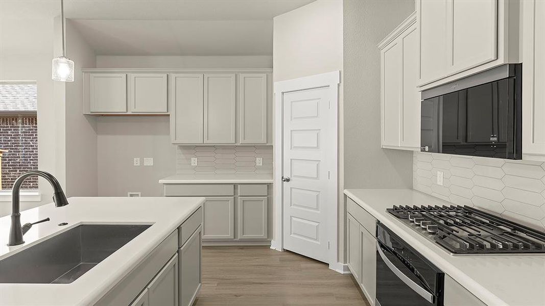 10. 2110 Sunnymede - Kitchen (3)