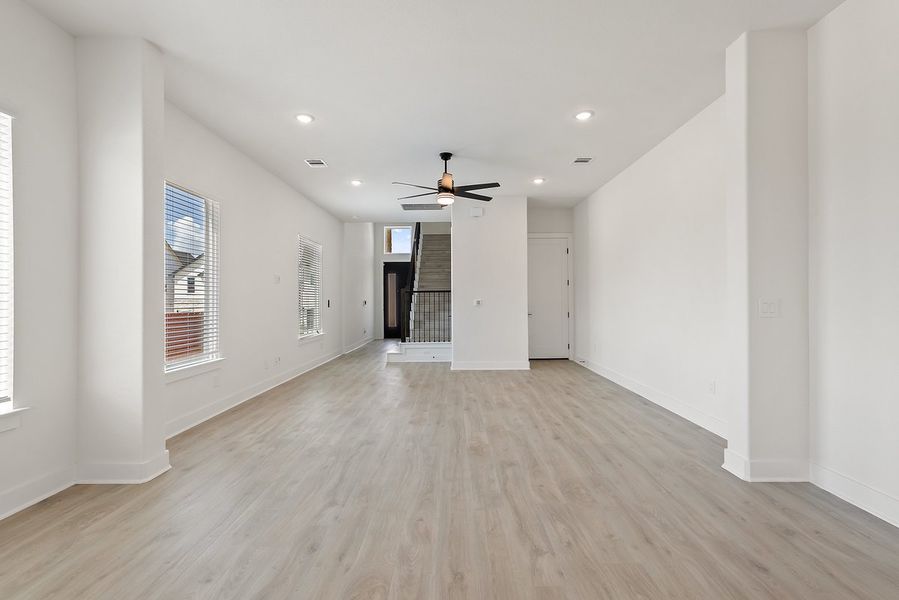 Spacious, unfurnished interior of a new home in Foxfield, Austin (Image 12). Spacious, unfurnished interior of a new home in Foxfield, Austin (Image 12).