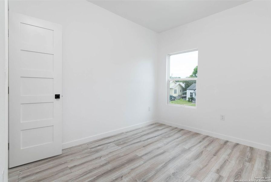 Spacious, unfurnished interior of a new home in , San Antonio (Image 21).