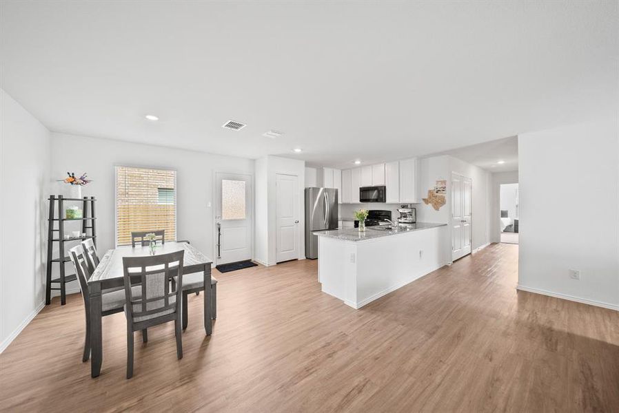 Furnished interior view inside a new home in , Fort Worth (Image 6).