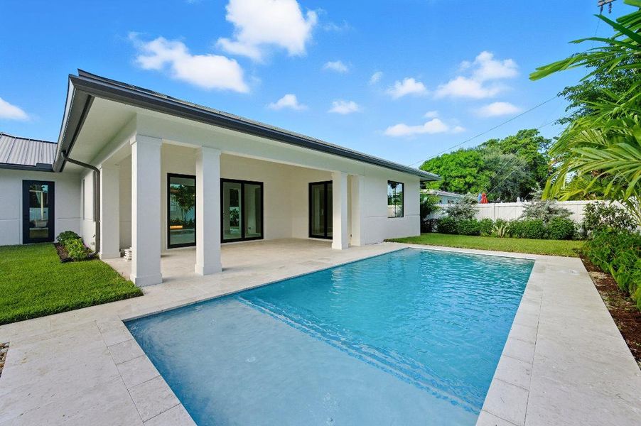 Salt Chlorination pool with Sun Ledge