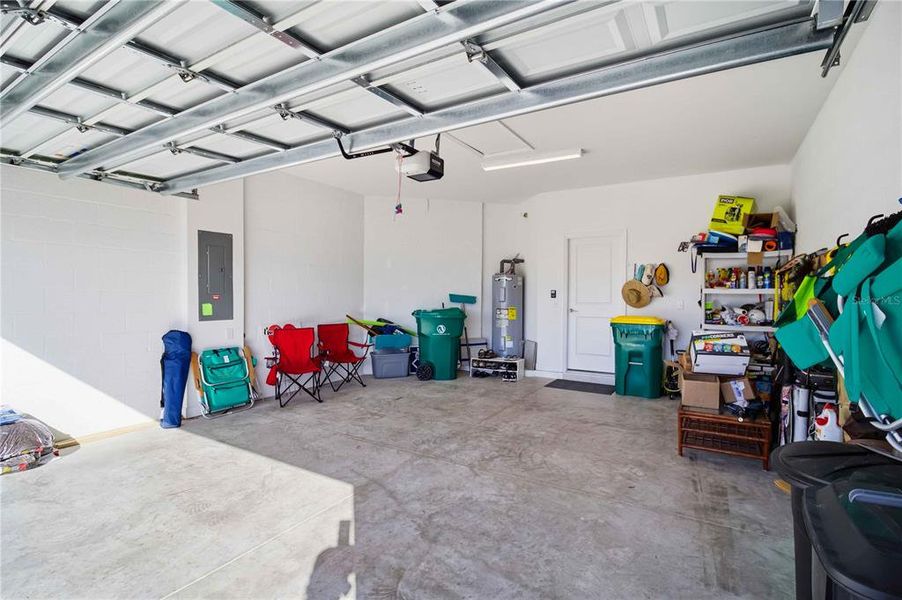 Spacious, unfurnished interior of a new home in , Englewood (Image 20).