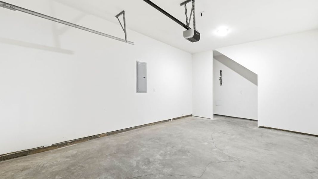Spacious, unfurnished interior of a new home in The Arbor Townhomes, Kingsport (Image 16).