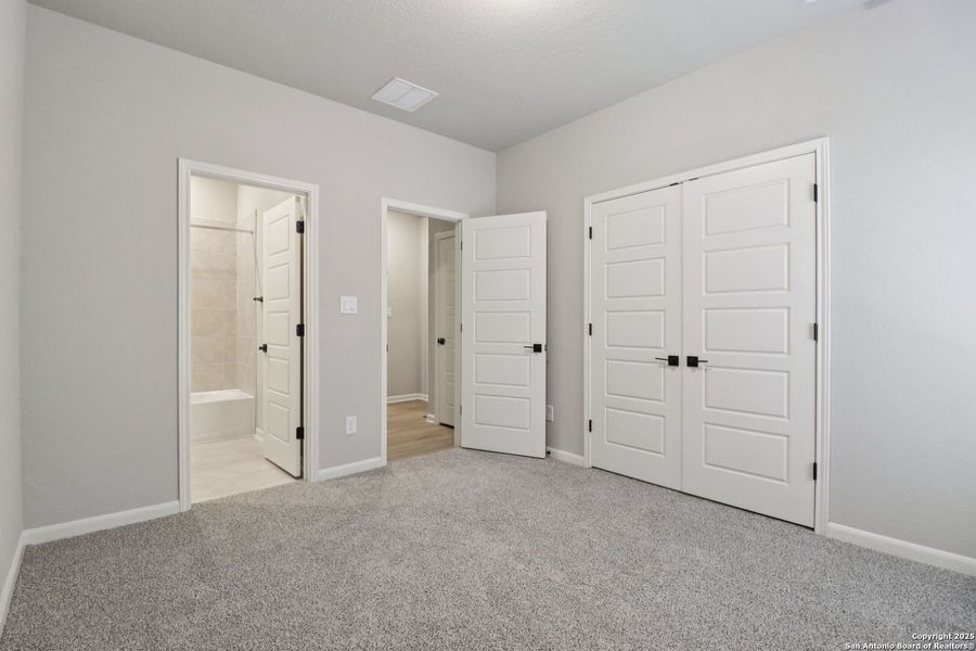 Spacious, unfurnished interior of a new home in Arcadia Ridge - Classic Series, San Antonio (Image 19). Spacious, unfurnished interior of a new home in Arcadia Ridge - Classic Series, San Antonio (Image 19).