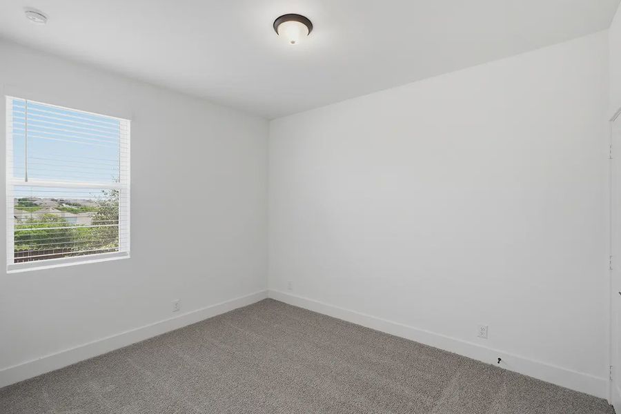 Spacious, unfurnished interior of a new home in Prominence Urban, San Antonio (Image 33).