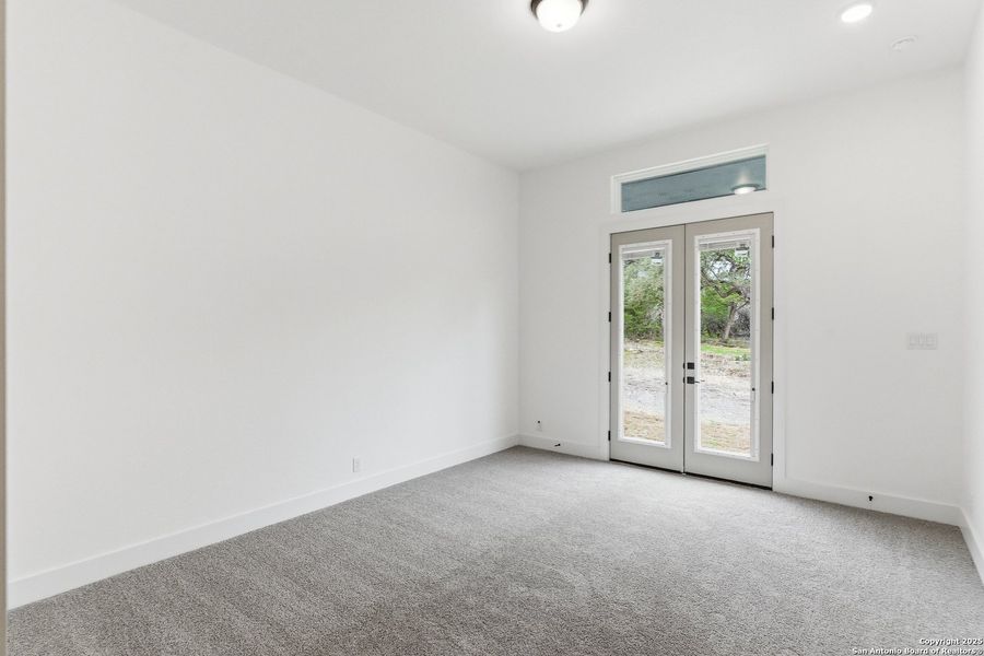 Spacious, unfurnished interior of a new home in Heimer Estates at Garden Ridge, San Antonio (Image 22).