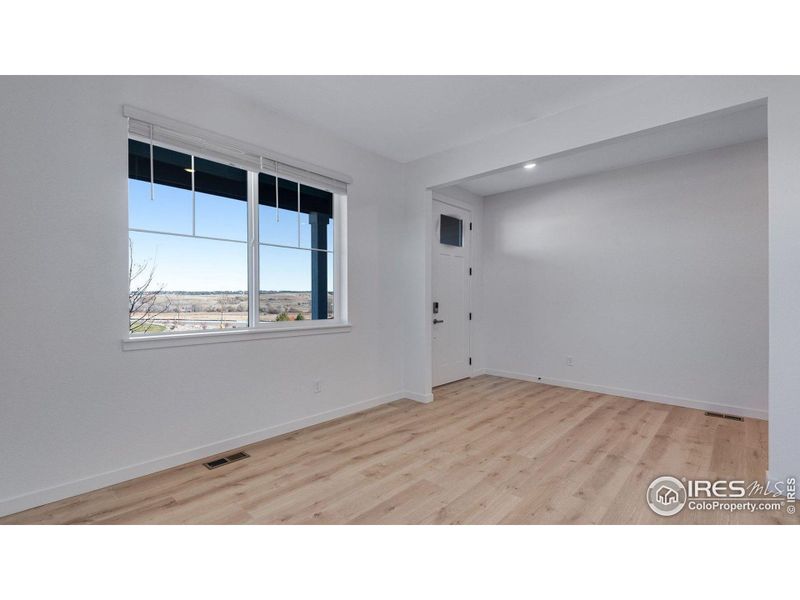 Spacious, unfurnished interior of a new home in Lakeside Canyon, Mead (Image 14).
